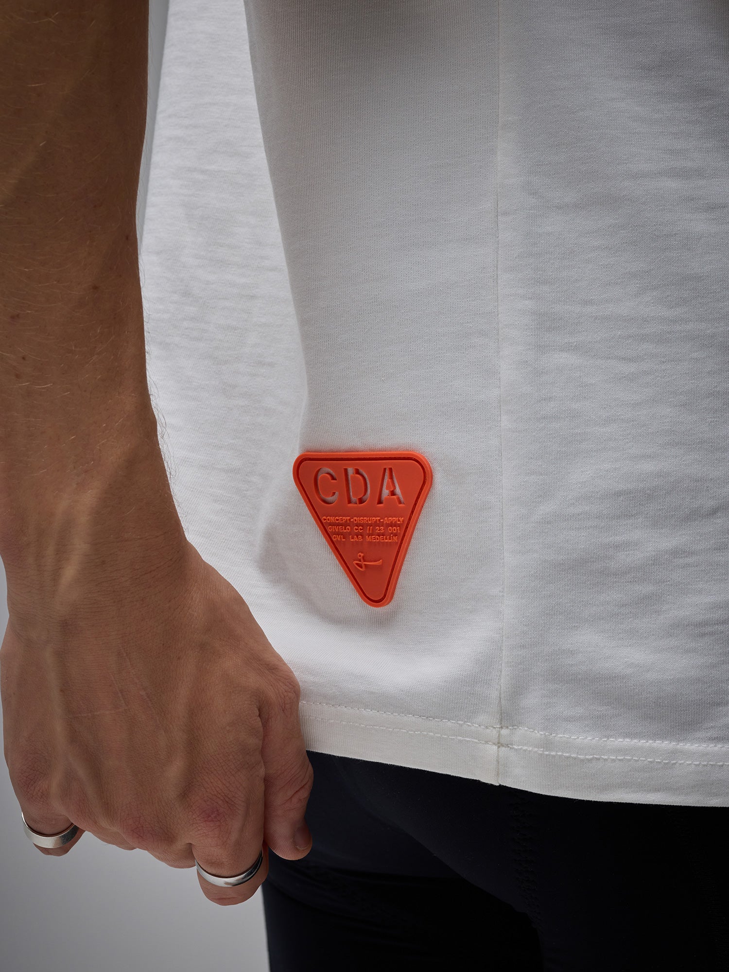 MEN'S CDA OVERSIZED COTTON T-SHIRT - OFF WHITE