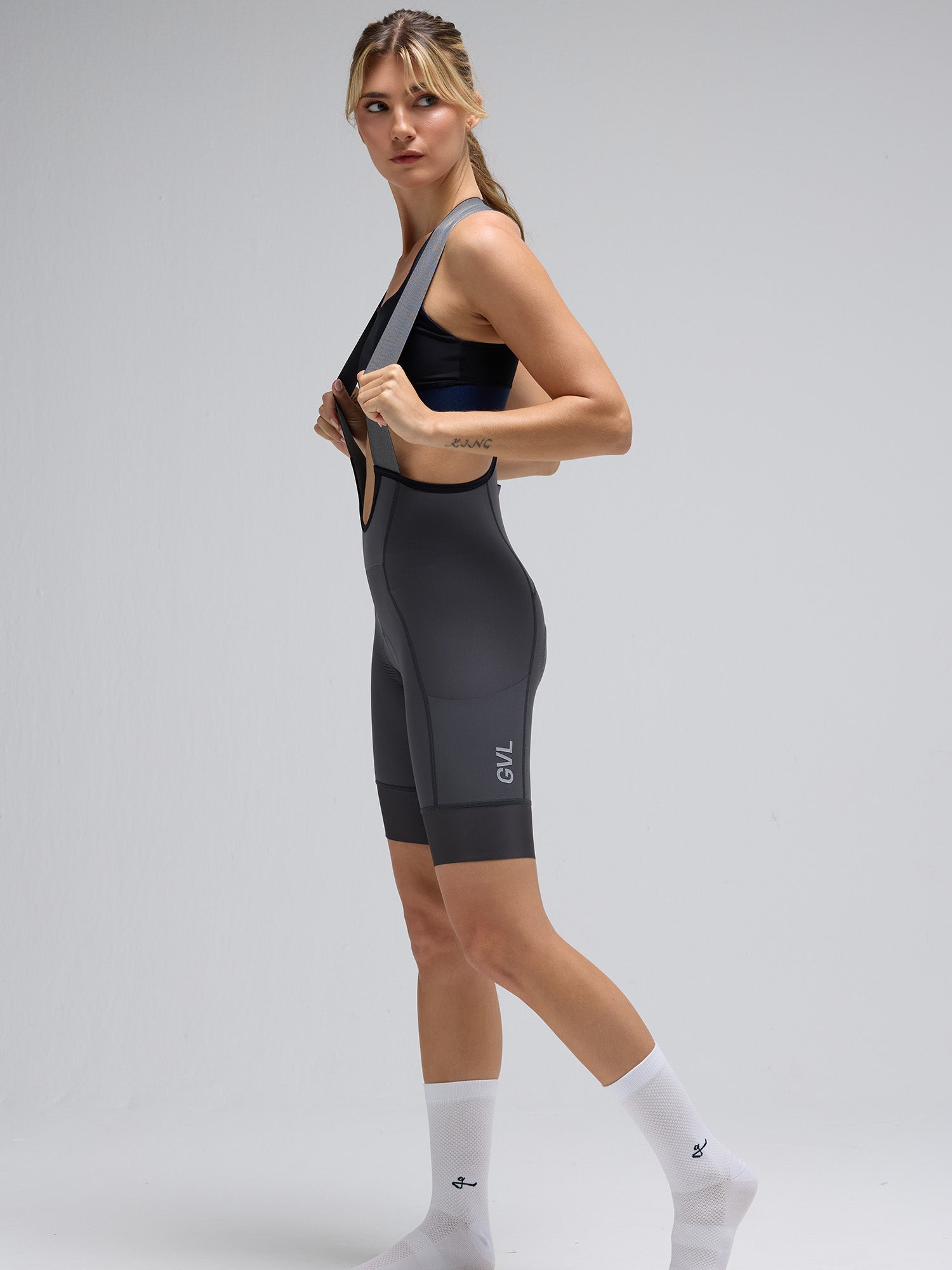 WOMEN'S MC CARGO BOOST BIB SHORTS - CHARCOAL