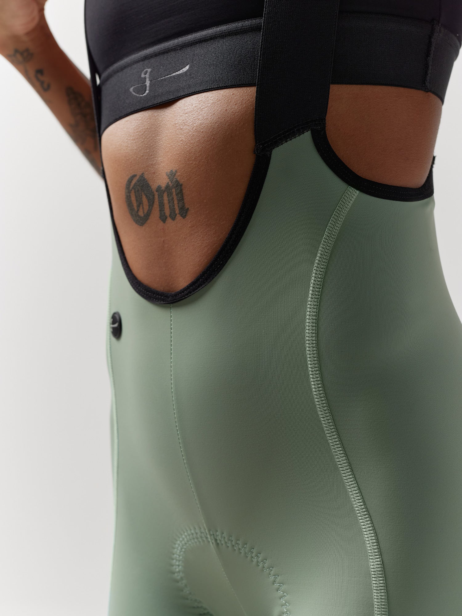 WOMEN'S ESSNTL BIB SHORT MINT