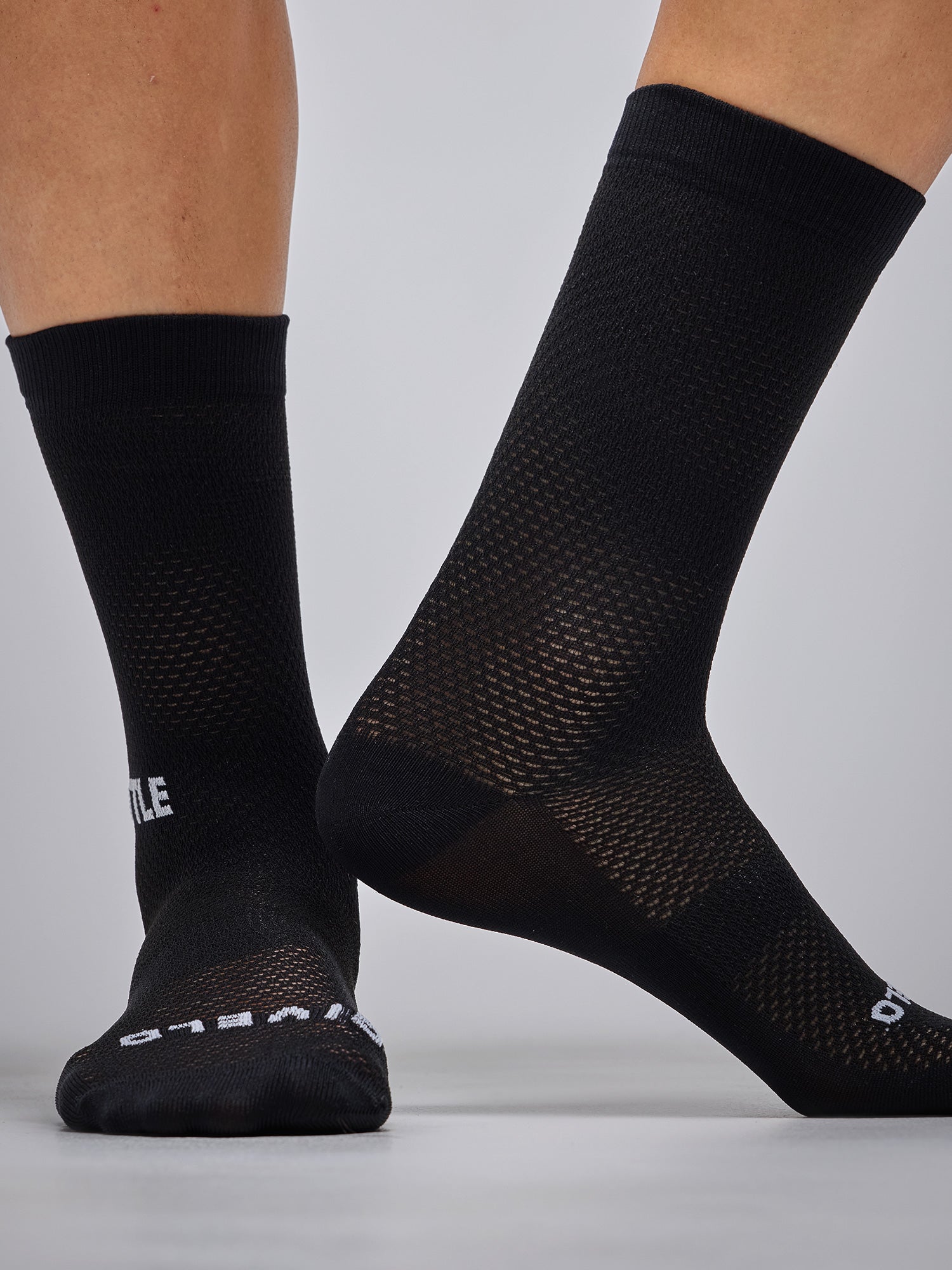 ULTRA DON'T SETTLE SOCKS - BLACK