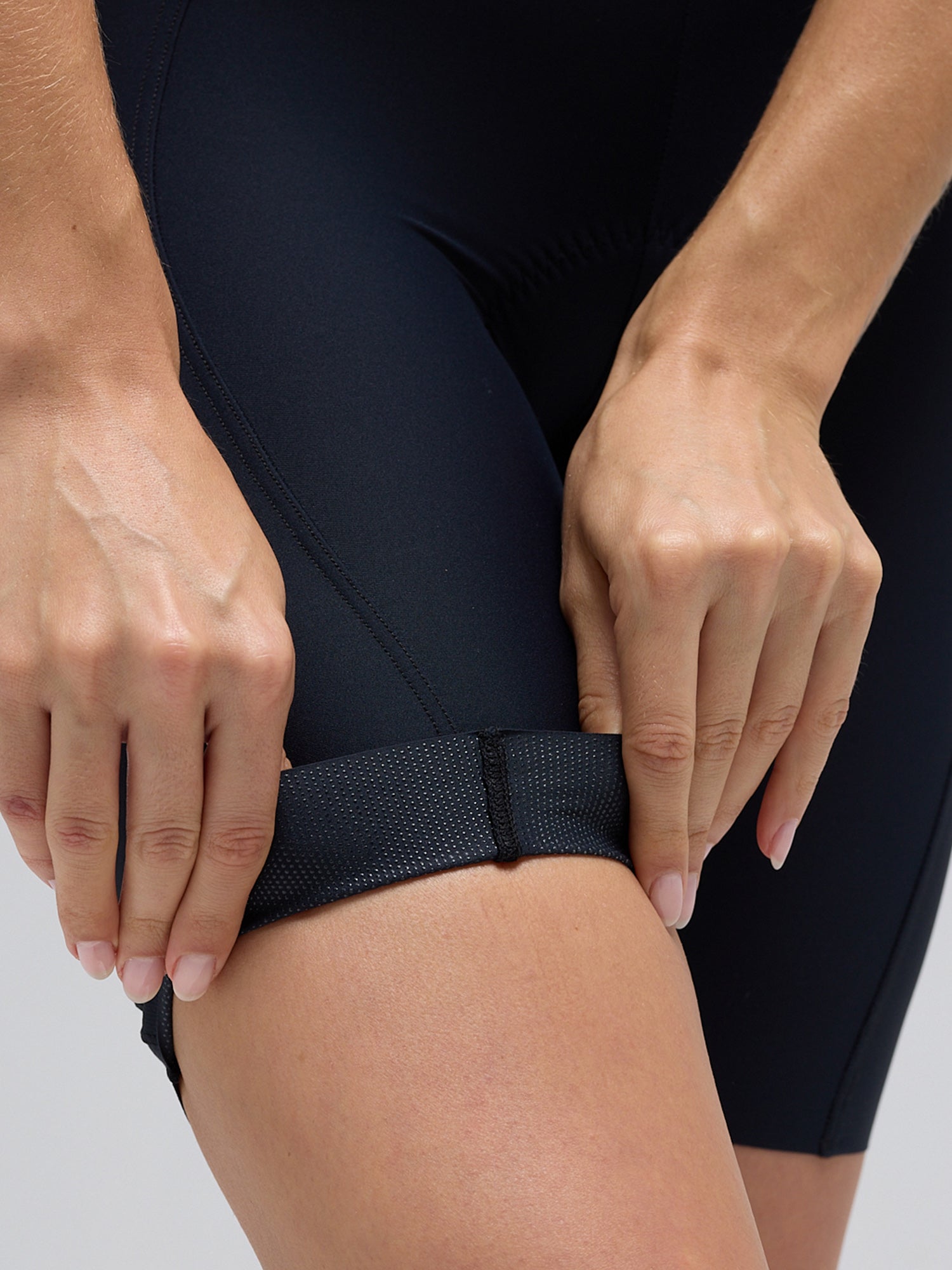 WOMEN'S G90 ULTRA BIB SHORTS - BLACK